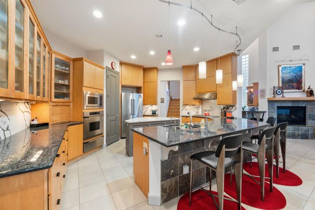 142 Creekwood E, Montgomery, TX 77356