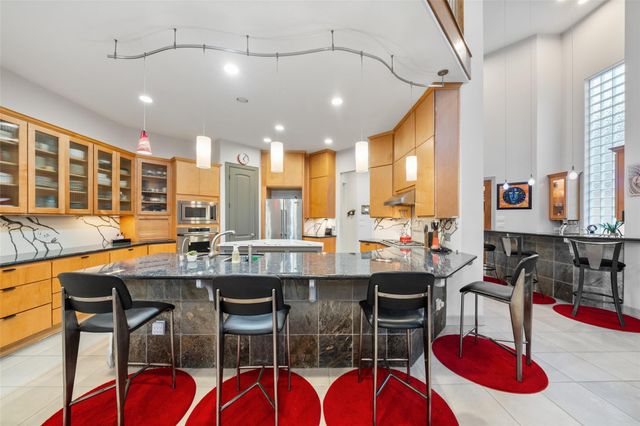 142 Creekwood E, Montgomery, TX 77356