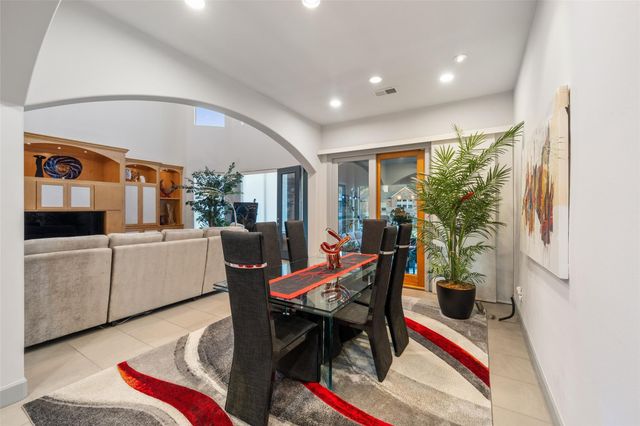 142 Creekwood E, Montgomery, TX 77356