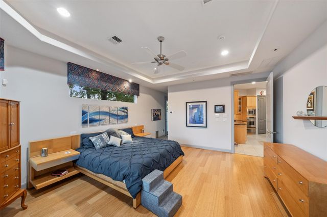 142 Creekwood E, Montgomery, TX 77356