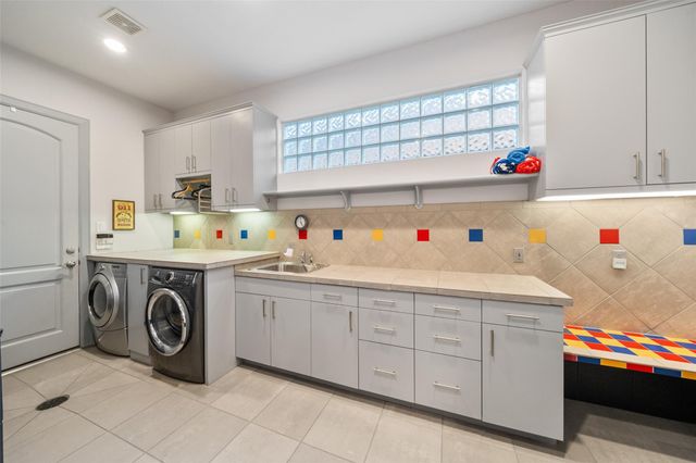 142 Creekwood E, Montgomery, TX 77356