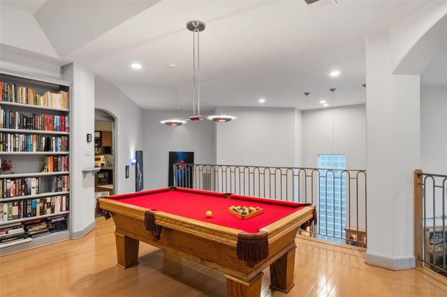 142 Creekwood E, Montgomery, TX 77356