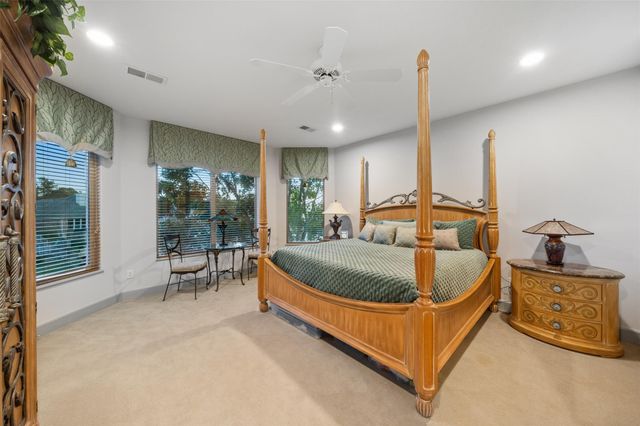 142 Creekwood E, Montgomery, TX 77356