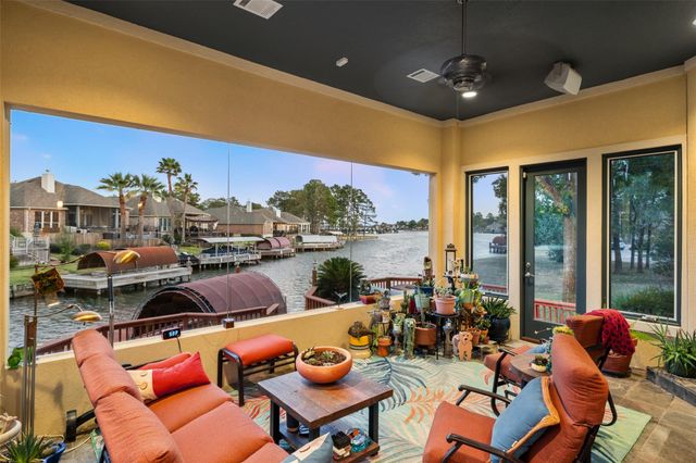 142 Creekwood E, Montgomery, TX 77356