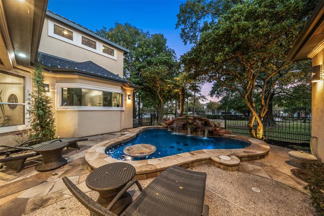 142 Creekwood E, Montgomery, TX 77356