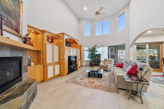 142 Creekwood E, Montgomery, TX 77356