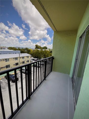 1530 SW 2nd St 405, Miami, FL 33135