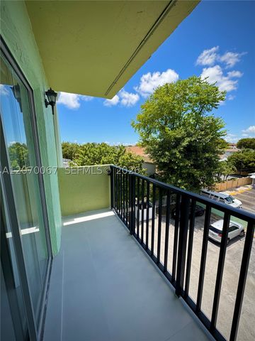 1530 SW 2nd St 405, Miami, FL 33135