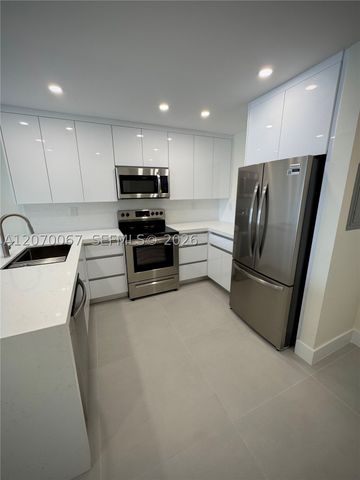1530 SW 2nd St 405, Miami, FL 33135