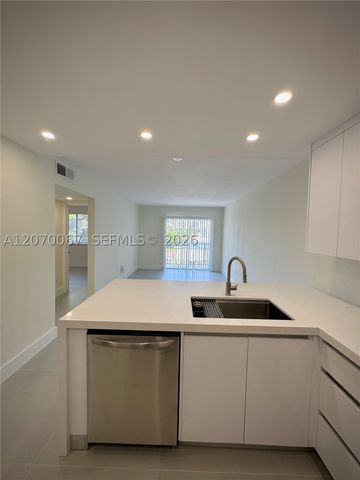 1530 SW 2nd St 405, Miami, FL 33135