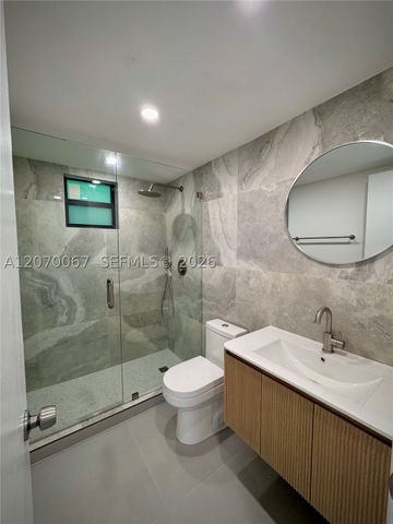 1530 SW 2nd St 405, Miami, FL 33135