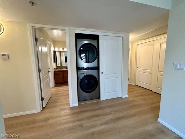 2101 Sealion Drive 205, Las Vegas, NV 89128