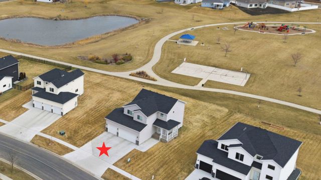 4766 34th Street S, Fargo, ND 58104