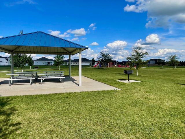 4766 34th Street S, Fargo, ND 58104