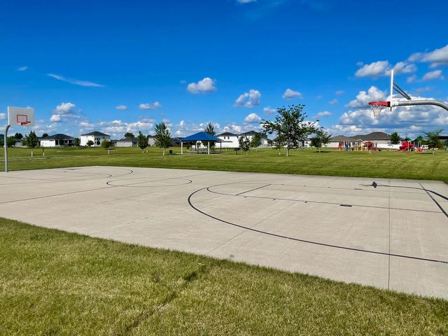 4766 34th Street S, Fargo, ND 58104