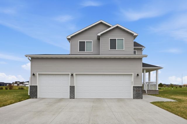 4766 34th Street S, Fargo, ND 58104