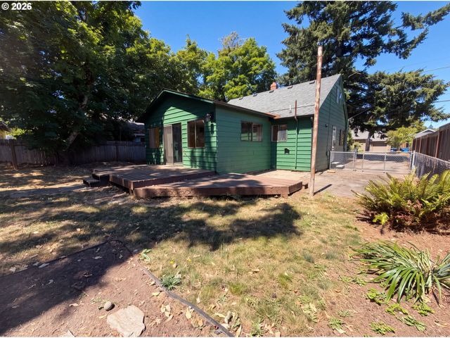 5926 Se LEXINGTON St, Portland, OR 97206