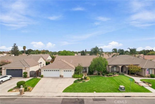 10019 Laurel Park, Bakersfield, CA 93312