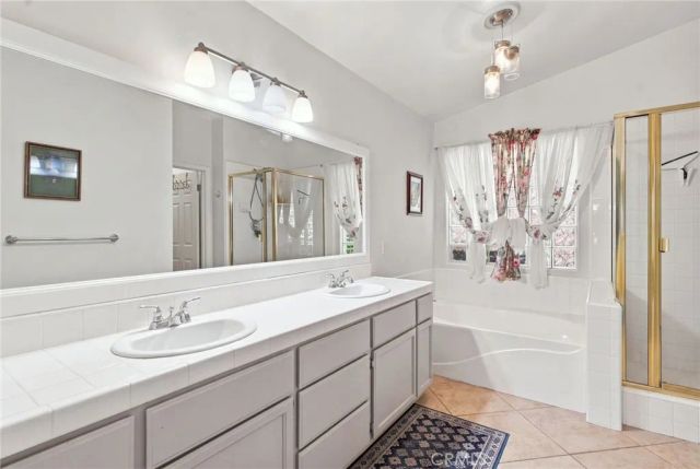 10019 Laurel Park, Bakersfield, CA 93312