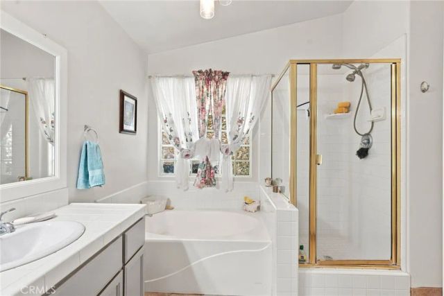 10019 Laurel Park, Bakersfield, CA 93312