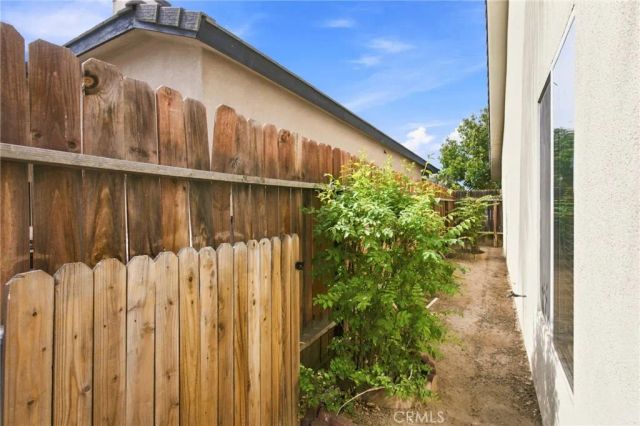 10019 Laurel Park, Bakersfield, CA 93312