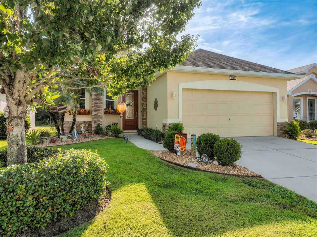 8290 BRIDGEPORT BAY, Mount Dora, FL 32757