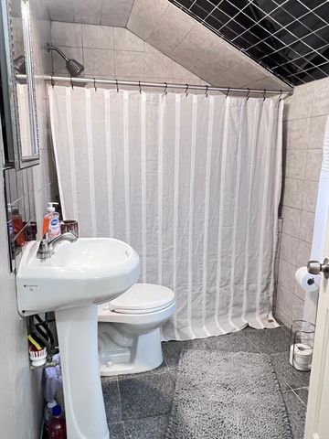 1100 Essex St, Lawrence, MA 01841