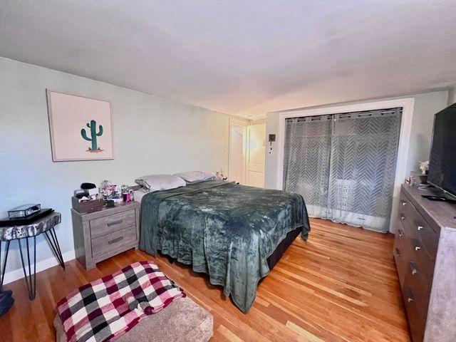 1100 Essex St, Lawrence, MA 01841