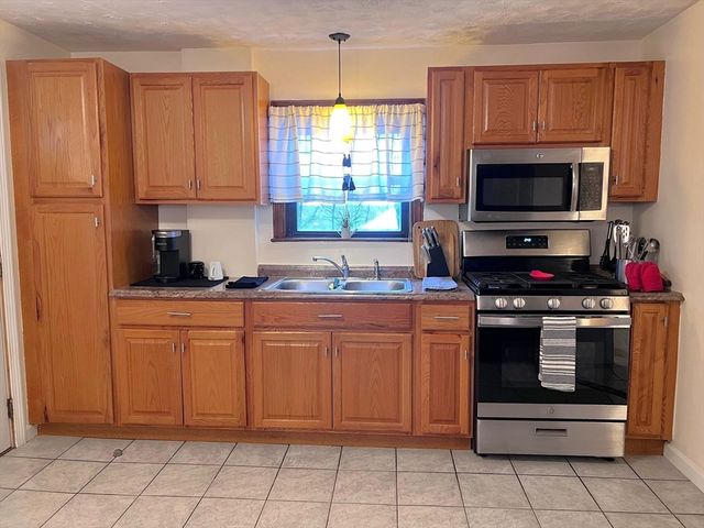 1100 Essex St, Lawrence, MA 01841