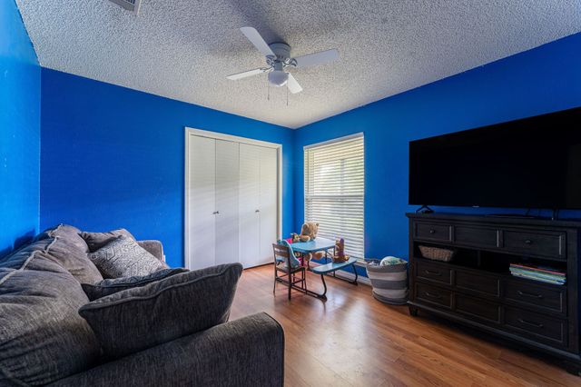 728 NW James Circle, Burleson, TX 76028