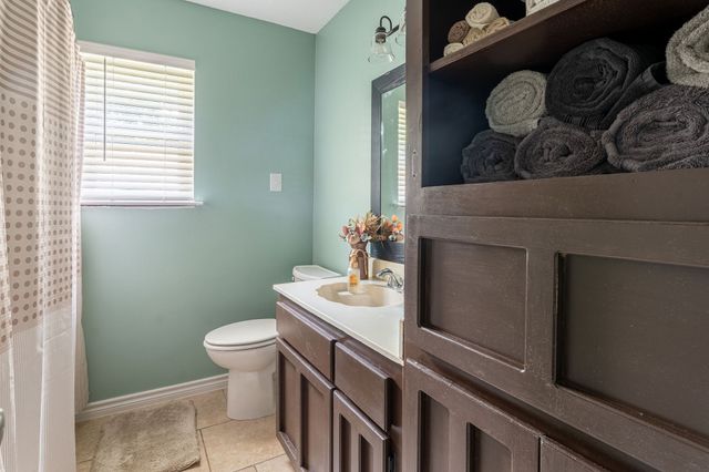 728 NW James Circle, Burleson, TX 76028