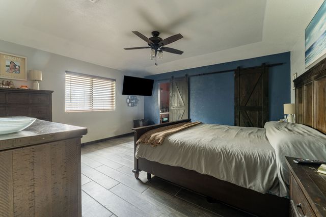 728 NW James Circle, Burleson, TX 76028