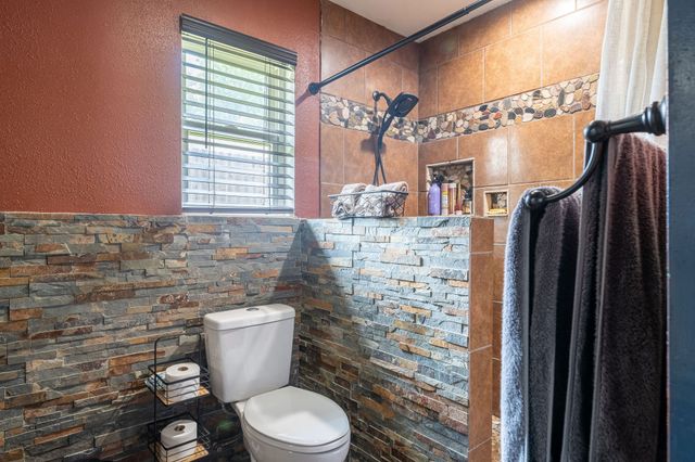 728 NW James Circle, Burleson, TX 76028