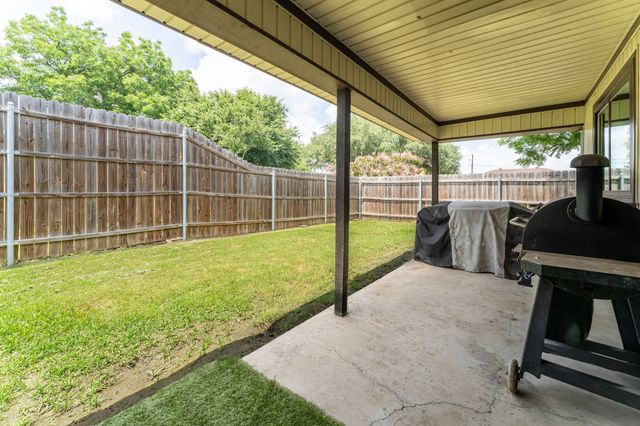 728 NW James Circle, Burleson, TX 76028