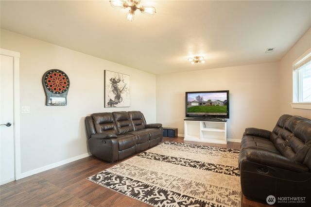 1251 Garden Circle, Lynden, WA 98264