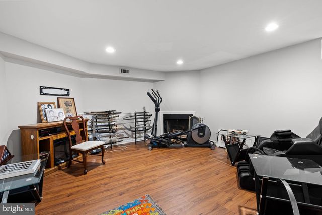 12118 WEDGEWAY PL, Fairfax, VA 22033