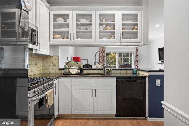 12118 WEDGEWAY PL, Fairfax, VA 22033