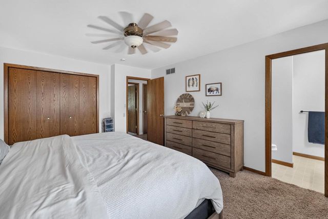 405 Lexington Drive, Waunakee, WI 53597
