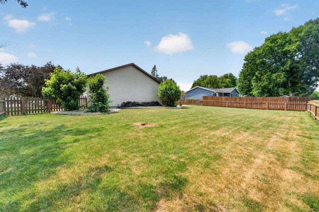 405 Lexington Drive, Waunakee, WI 53597