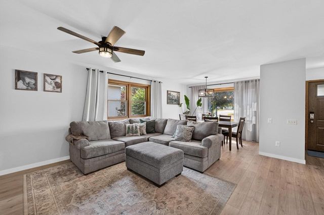 405 Lexington Drive, Waunakee, WI 53597