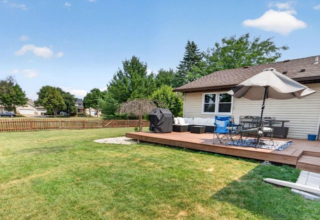405 Lexington Drive, Waunakee, WI 53597