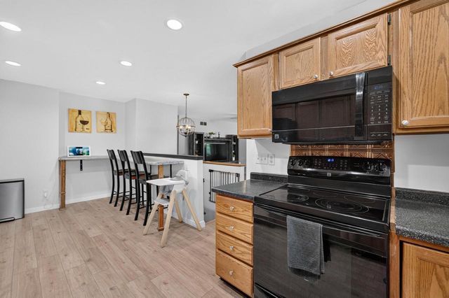 405 Lexington Drive, Waunakee, WI 53597