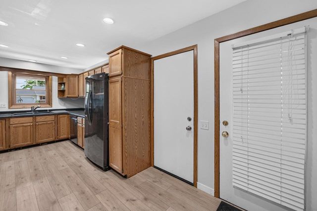 405 Lexington Drive, Waunakee, WI 53597