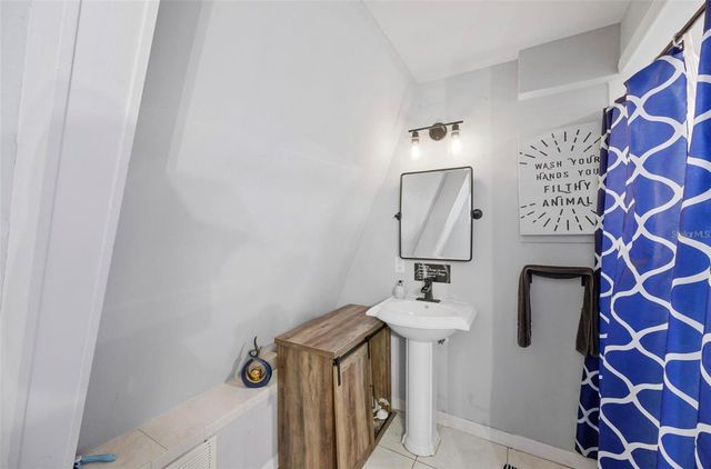 900 RIVERSIDE DRIVE, Tarpon Springs, FL 34689