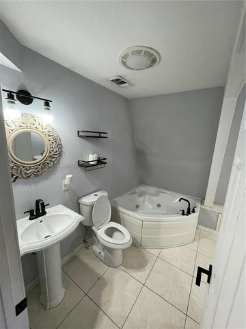 900 RIVERSIDE DRIVE, Tarpon Springs, FL 34689