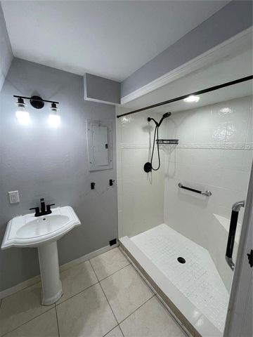 900 RIVERSIDE DRIVE, Tarpon Springs, FL 34689