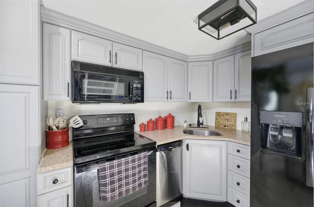 900 RIVERSIDE DRIVE, Tarpon Springs, FL 34689