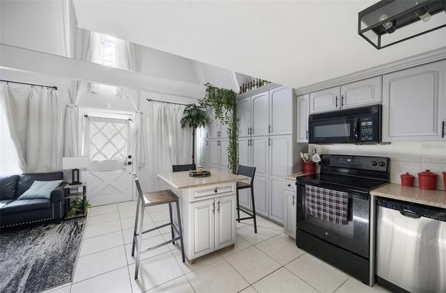 900 RIVERSIDE DRIVE, Tarpon Springs, FL 34689