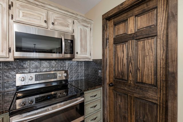 431 S Bernier Avenue, Springfield, MO 65802