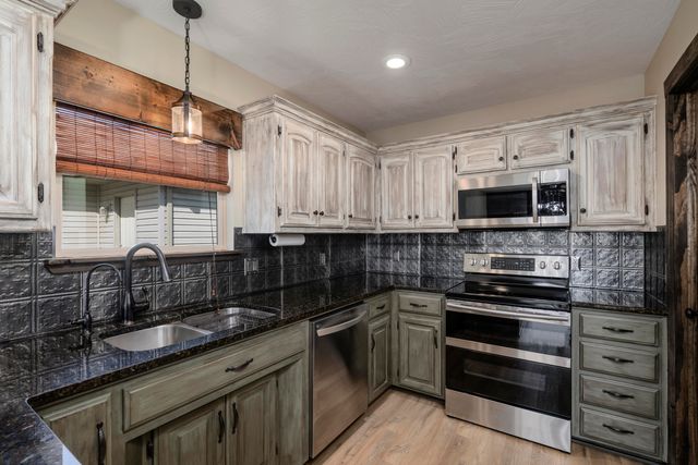 431 S Bernier Avenue, Springfield, MO 65802